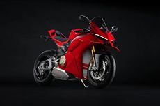 Ducati Panigale V4 Terbaru, Tampilan Jadi Kalem Plus Swing Arm Baru