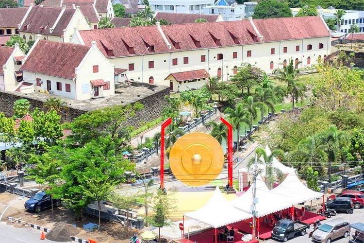 Gong Andalan SMK di Makassar yang berhasil memecahkan rekor MURI.
