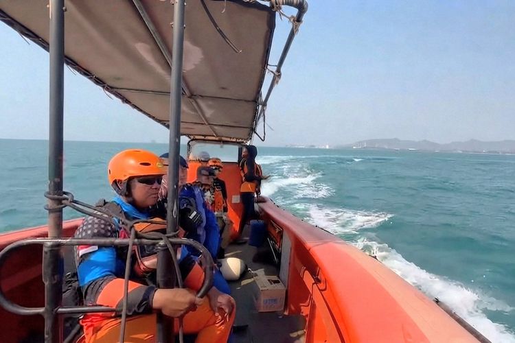 Hari Kesepuluh Pencarian Rombongan Jurnalis Hilang, SAR Lampung Sisir Teluk Semangka hingga Anak Krakatau