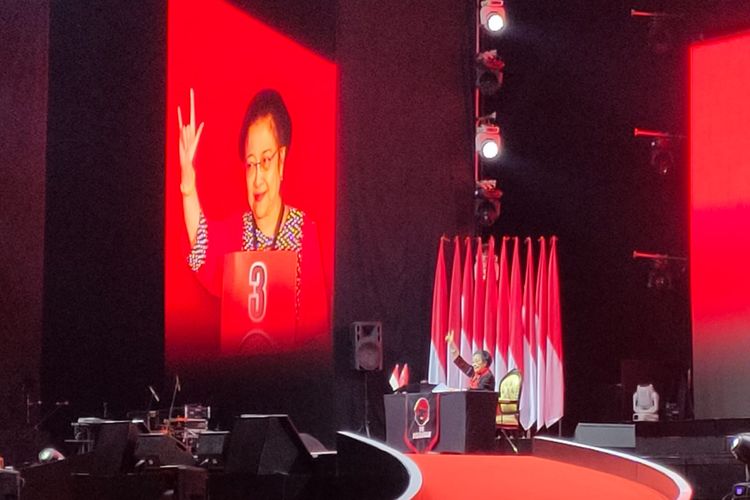 Ketua Umum PDI Perjuangan (PDI-P) Megawati Soekarnoputri berpidato dalam acara HUT Ke-50 PDI-P di JIExpo Kemayoran, Jakarta, Selasa (10/1/2023).