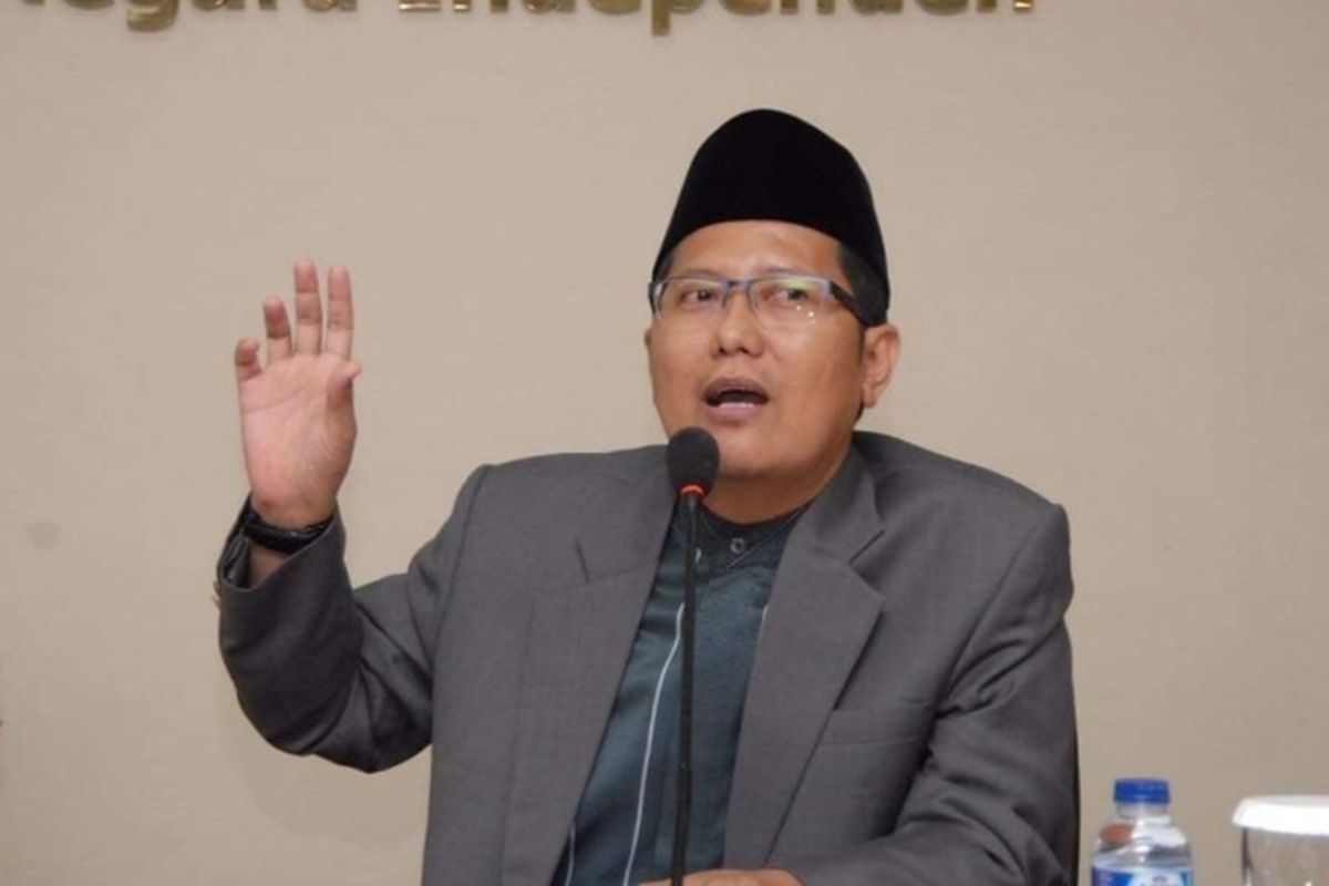 Ketua MUI Bidang Dakwah dan Ukhuwah KH Cholil Nafis menyerukan agar santri menjaga persatuan, memperkuat nilai keagamaan, dan berperan aktif membangun peradaban bangsa menuju Indonesia yang berdaya dan berkeadaban, Rabu (22/10/2025).