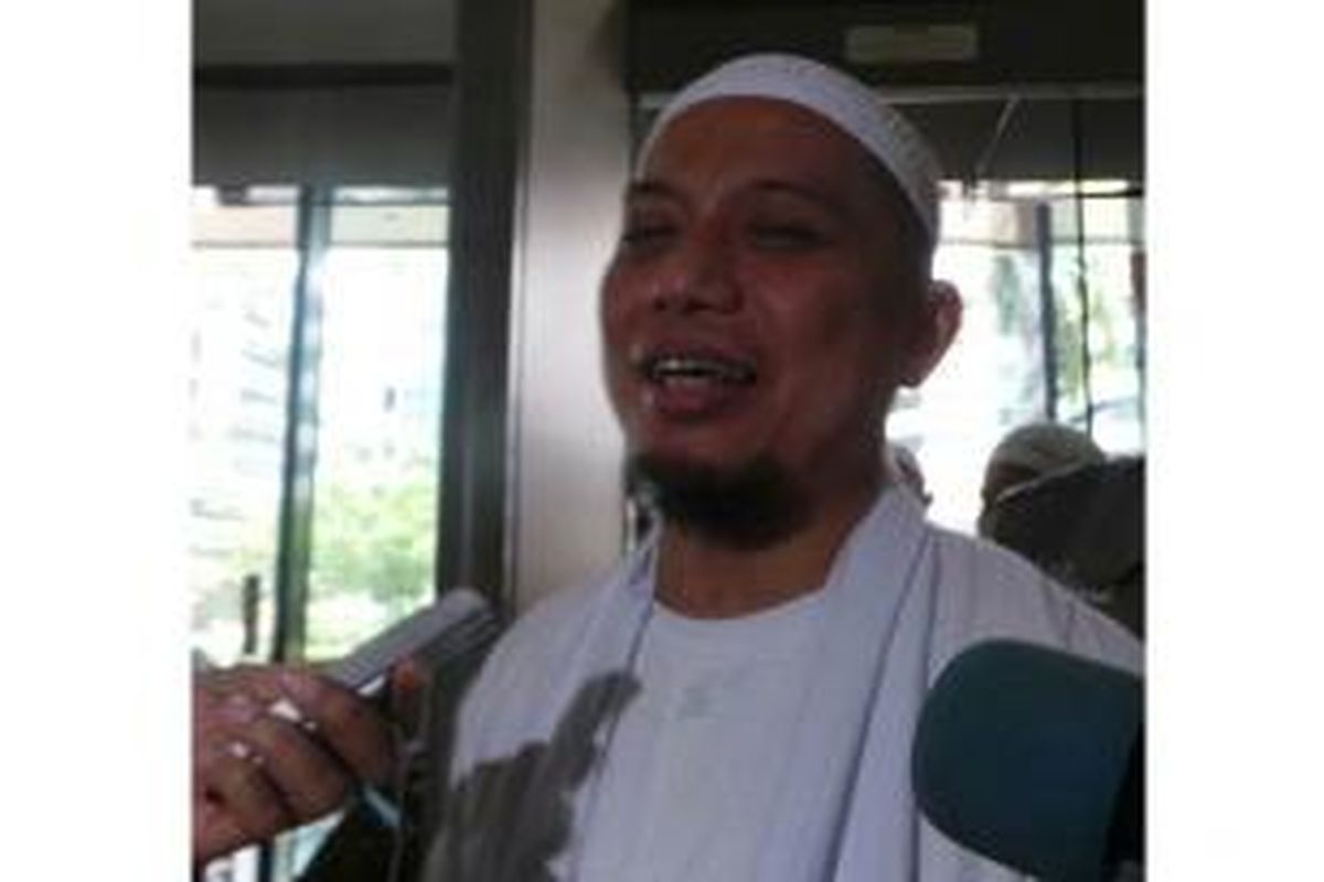 Penceramah kondang Ustaz Arifin Ilham menyambangi Gedung Komisi Pemberantasan Korupsi, Selasa (16/7/2013).