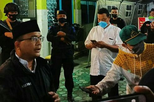 Bawa 107 Bukti Dugaan Pelanggaran Pemilu, Denny Indrayana Kembali Laporkan Sahbirin Noor ke Bawaslu