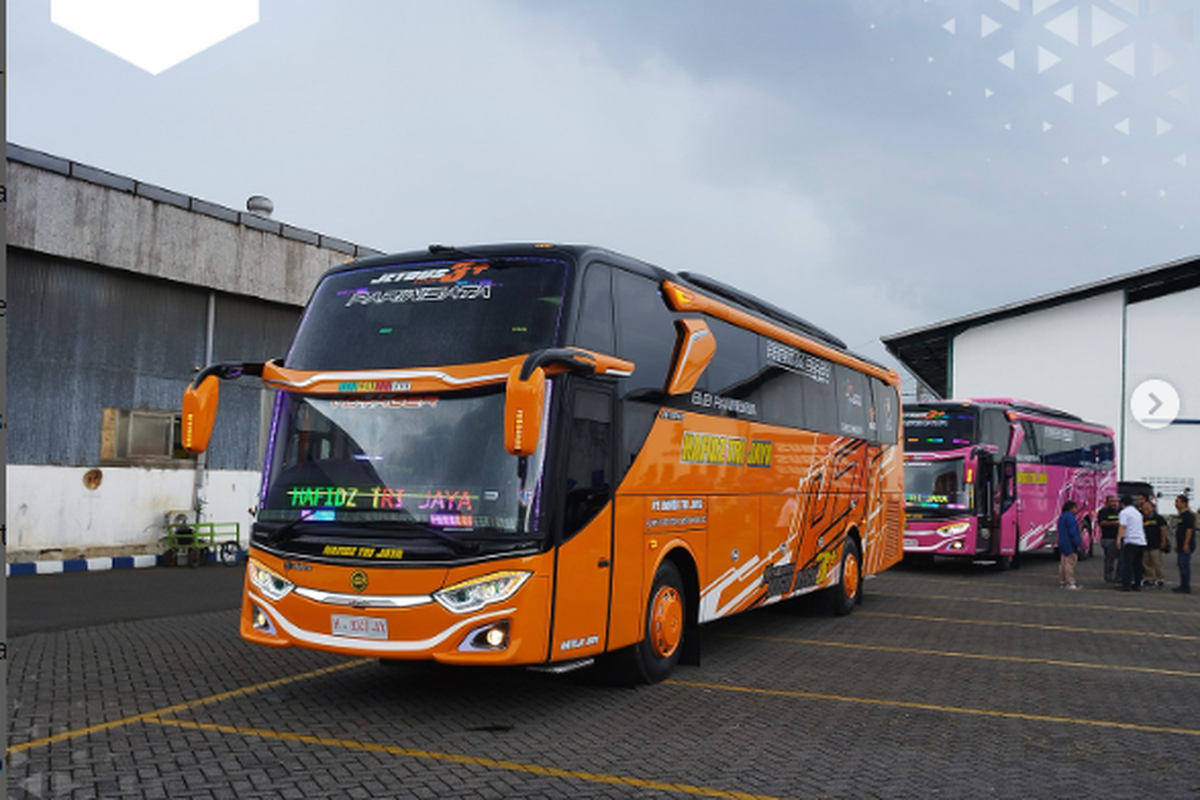 Bus baru dari PO Hafidz Tri Jaya Buatan Adiputro

