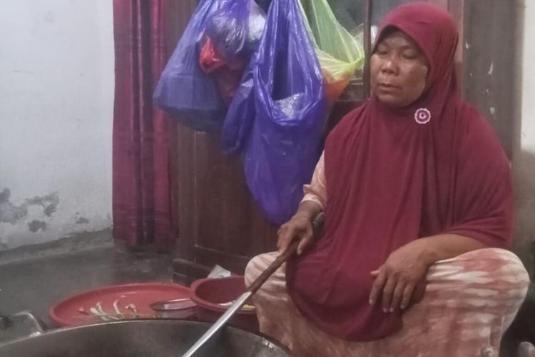 Kaget Masuk Desil 8, Penjual Keripik di Konsel Cerita Perbaikan Rumah Hasil Patungan
