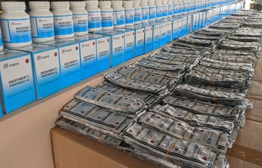 Konpers kasus pengungkapan klinik yang menjual 2,5 juta butir Trihexyphenidyl di Mapolres Metro Jakarta Utara, Jumat (21/2/2020)
