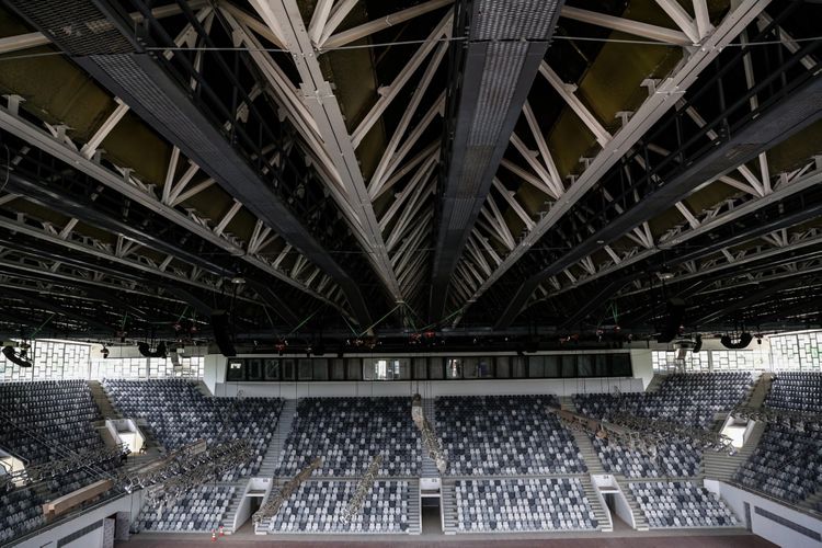 Progres pembangunan venue Stadion Istora Senayan untuk Asian Games 2018 di Kompleks Gelora Bung Karno (GBK), Senayan, Jakarta Pusat, Kamis (23/11/2017). Rombongan mengunjungi Stadion Utama Gelora Bung Karno, Arena Aquatic serta Istora Senayan untuk mengecek persiapan venue jelang perhelatan Asian Games 2018.