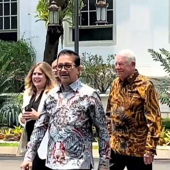 Presiden Direktur PT Freeport Indonesia (PTFI) Tony Wenas bersama Chairman & CEO Freeport McMoran Richard C Adkerson dan CFO Freeport-McMoran Kathleen L. Quirk bertemu dengan Presiden Joko Widodo di Istana Kepresidenan, Jakarta Pusat, Kamis (28/3/2024). 