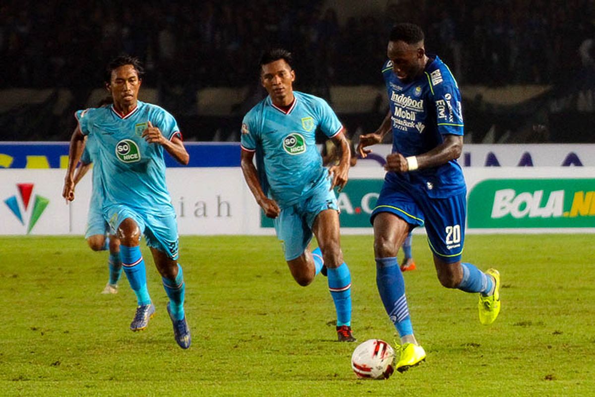 Penyerang Persib Bandung, Geoffrey Castillion.