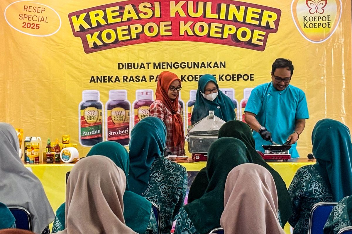 Lewat program mendukung UMKM Kuliner Naik Kelas, Kopoe Kopoe menggelar pelatihan kreasi kuliner dalam Bazar Ramadan yang di gelar di Kota Serang, Banten.