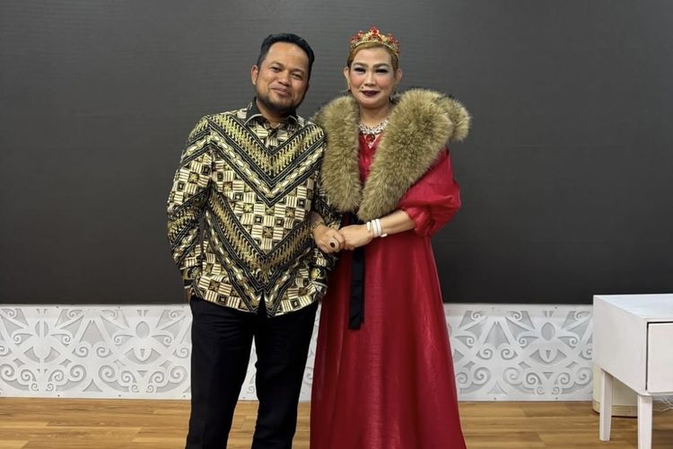 Penampilan glamor dan anti mainstream Sarifah Suraidah, istri Gubernur Kalimantan Timur.