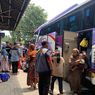 Potret Para Perantau di Terminal Purabaya, Saat Kursi Bus Menjadi Jauh Lebih Pasti