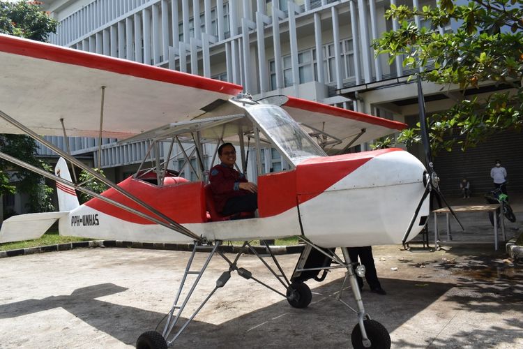 Kini, pesawat Haerul yang dikembangkan oleh Fakultas Teknik (FT) Universitas Hasanuddin semakin mendekati sempurna dan tidak lama lagi siap diterbangkan.