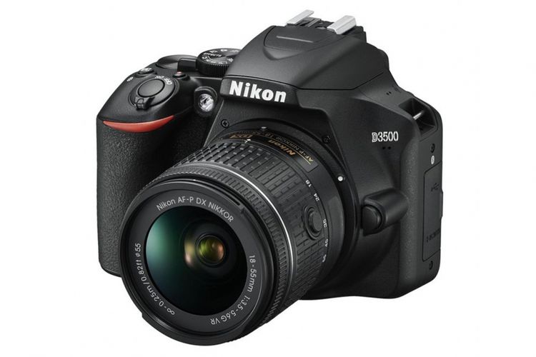 Kamera DSLR Nikon D3500.