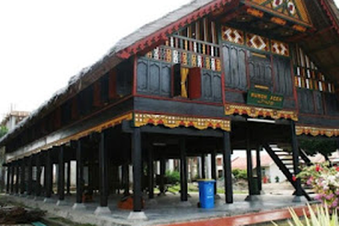 Rumah Adat Krong Bade Berasal dari Aceh: Ciri-ciri, Fungsi, Keunikan, dan Arsitektur 