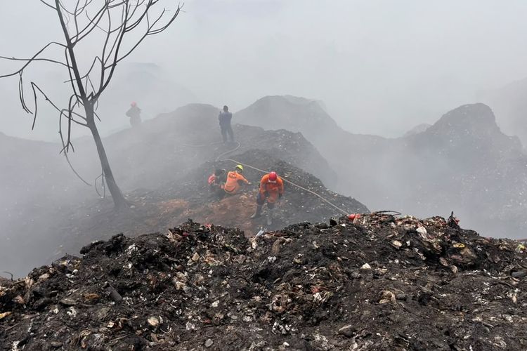BNPB Catat Kebakaran TPA Galuga Bogor Meluas Capai 42 Hektare, Pemadaman Masih Berlangsung