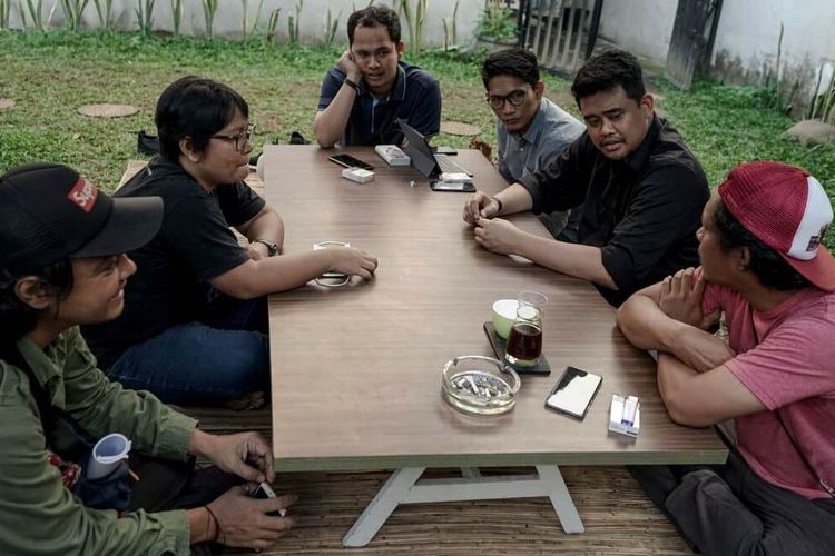 Bobby Nasution menemui sineas lokal dan berbincang soal dunia perfilman Kota Medan, Selasa (17/2/2020) petang di Komplek Taman Setiabudi, Medan
