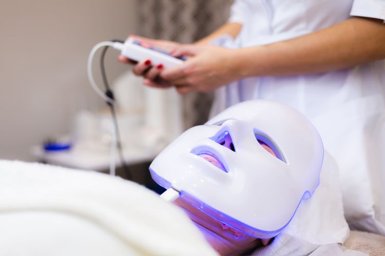 Jangan Asal Beli Alat Light Therapy untuk Kecantikan di E-commerce
