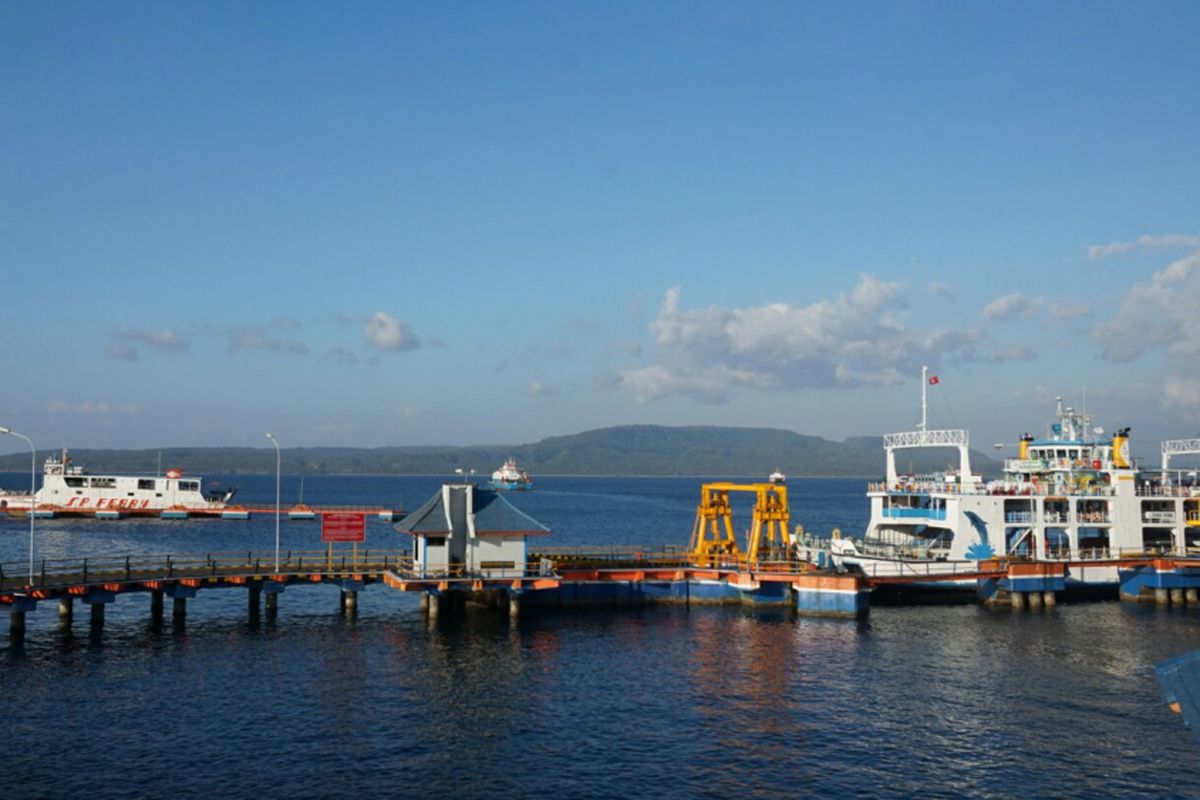 Pelabuhan Gilimanuk Bali atau juga biasa disebut Pelabuhan Penyeberangan Gilimanuk adalah pelabuhan khusus penyeberangan yang paling sibuk setelah Merak-Bakauheni. Ada beberapa tempat wisata dekat Pelabuhan Gilimanuk Bali yang menarik.