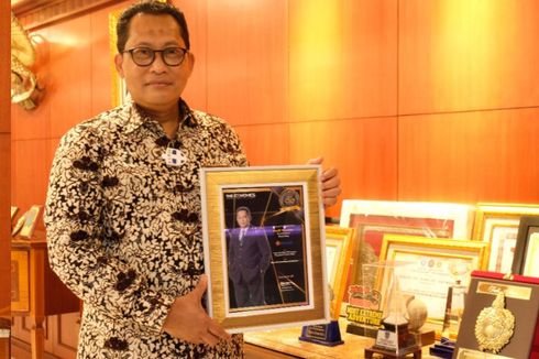 Dirut Bulog Budi Waseso Raih Penghargaan sebagai CEO Terbaik Kategori Food Security