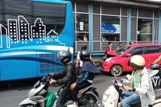 Seberangi Jalan Tak Lewat JPO, Penumpang Tewas Tertabrak Bus Transjakarta yang Dinaikinya