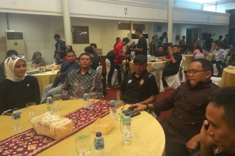 Rahmad Darmawan diperkenalkan sebagai pelatih baru Sriwijaya FC, di Kantor Gubernur Sumatera Selatan, Palembang, Jumat (24/11/2017).