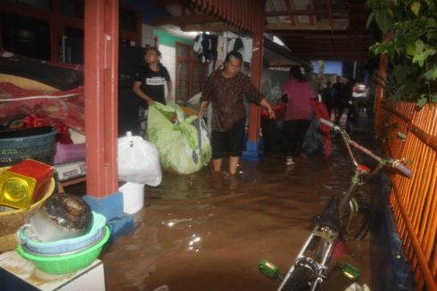 Cerita Warga Jatinangor yang Terendam Banjir, Panik Campur Takut Ular Berkeliaran