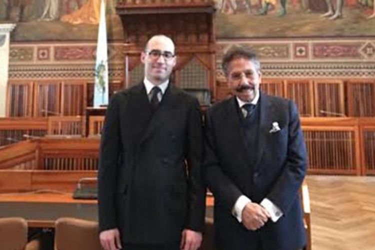 Duta Besar August Parengkuan berfoto dengan Menteri Luar Negeri San Marino, Nicola Renzi.