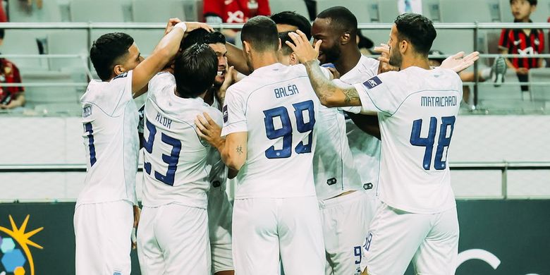 Selebrasi gol dari Persib Bandung usai Julio Cesar mencetak gol cepat gawang FC Seoul (Korea Selatan) dalam laga pertama Grup E AFC Champions League Two (ACL 2) 2026-2027, Rabu (16/9/2026) di Seoul World Cup.