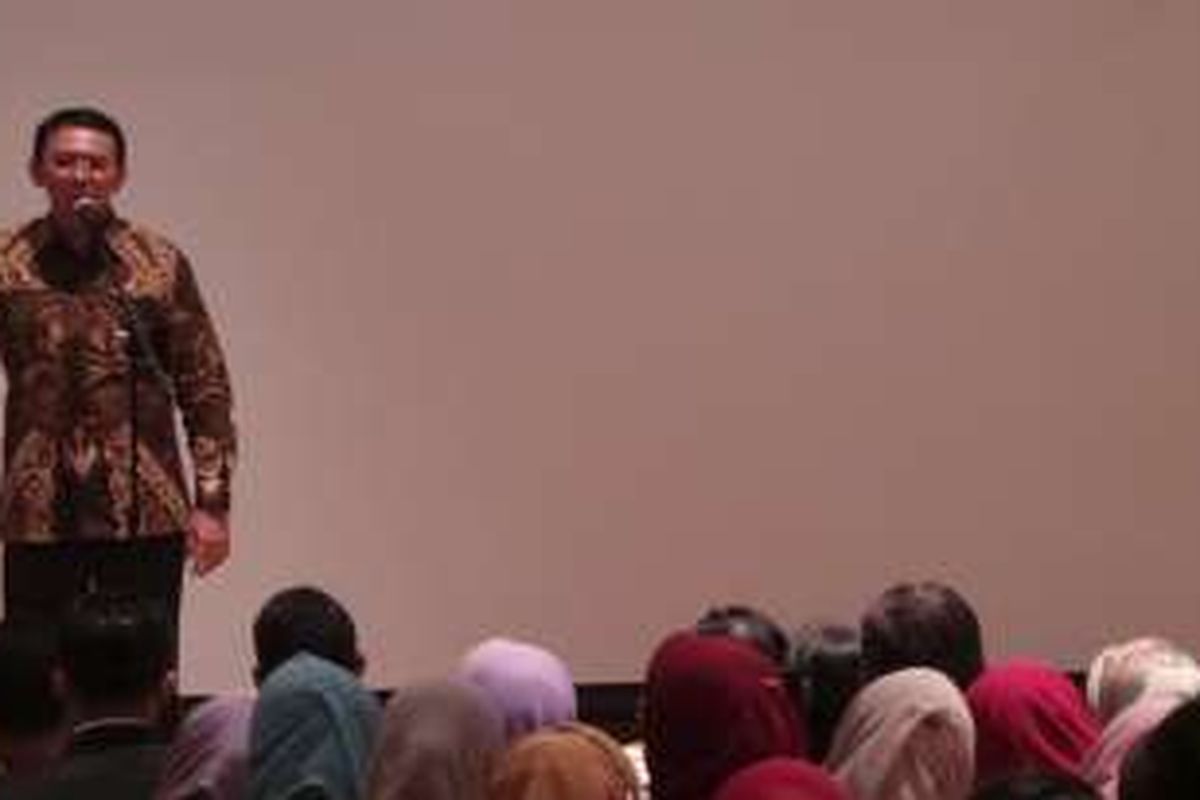 Gubernur DKI Jakarta Basuki Tjahaja Purnama saat halalbihalal dengan pegawai Dinas Kesehatan DKI Jakarta, di Kantor Dinas Kesehatan DKI Jakarta, Jakarta Pusat, Jumat (22/7/2016).