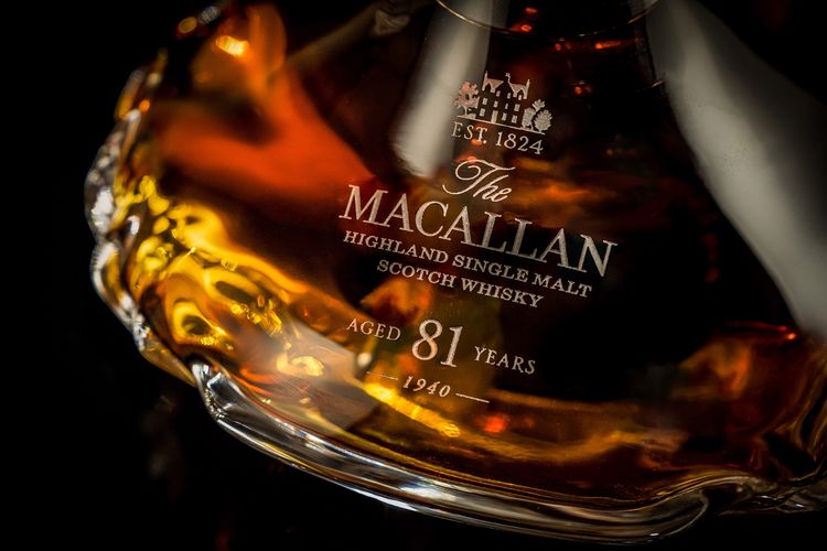 The Reach, wiski tertua di dunia yang diproduksi The Macallan di Skotlandia. Wiski ini berusia 81 tahun dengan penuaan di dalam tong, bukan botol.
