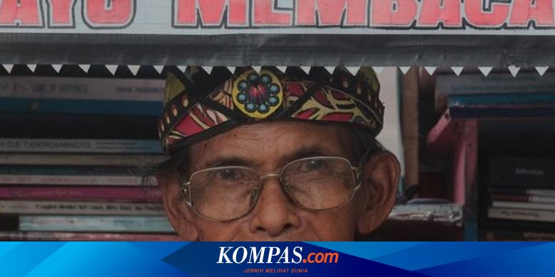 Senandungkan Lagu Indonesia Pusaka, Sutopo Menunggu Peminjam Buku di Becak Pustakanya...