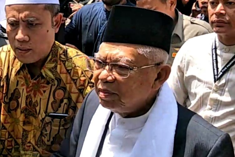 Cawapres nomor urut 02 KH Maruf Amin mengunjungi Pondok Pesantren Al Munawwir, Krapyak, Yogyakarta, Minggu (14/10/2018)