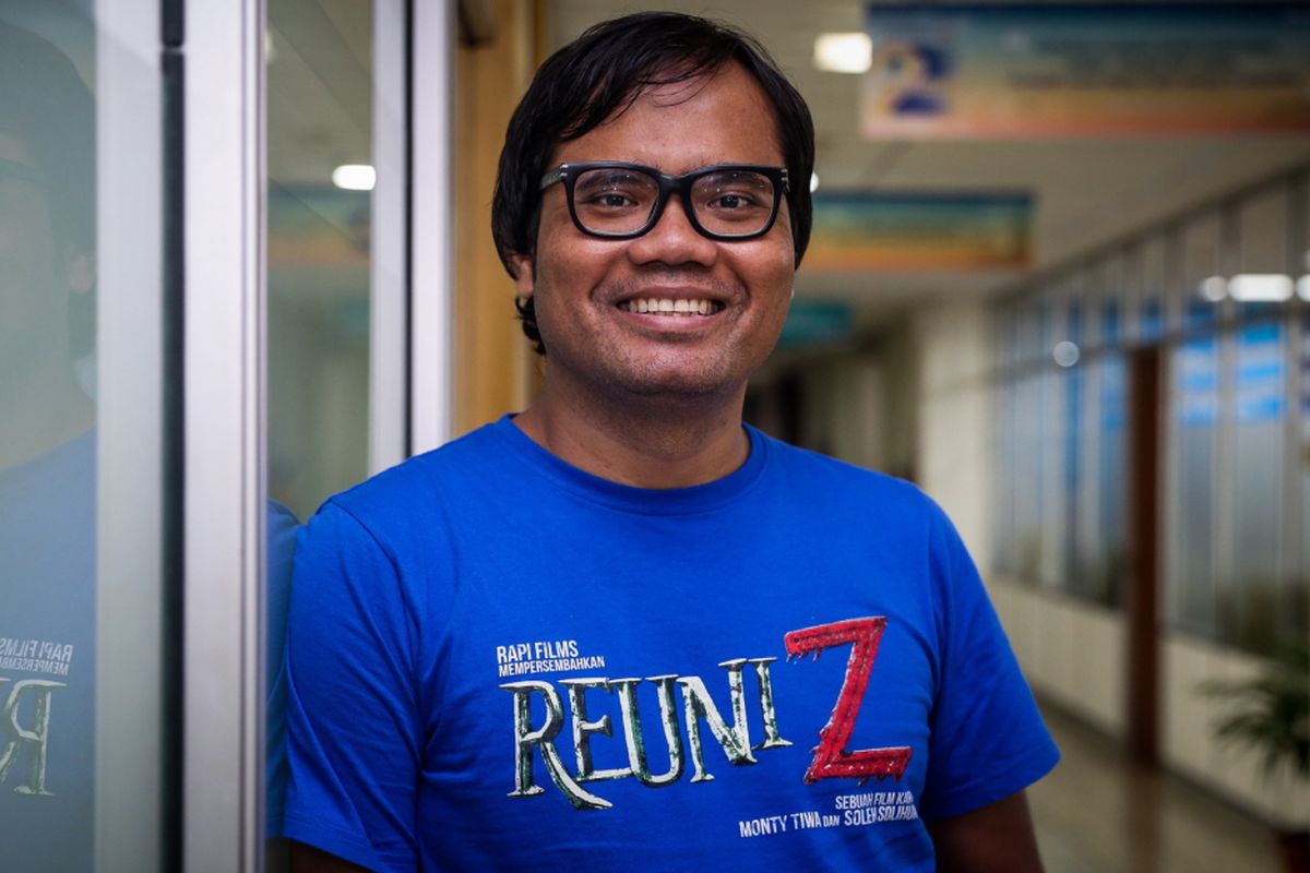 Artis peran Soleh Solihun berpose usai wawancara di kantor redaksi Kompas.com, Palmerah, Jakarta Barat, Rabu (4/4/2018). Film Reuni Z akan tayang di bioskop mulai 12 April mendatang.