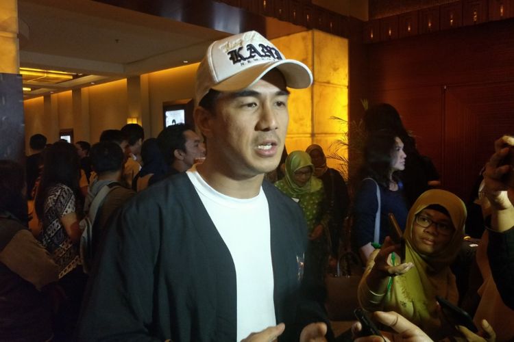 Joe Taslim menghadiri gala premiere film Mile 22, yang dibintangi oleh Iko Uwais di Plaza Senayan XXI, Jakarta Selatan, Senin (20/8/2018) malam.