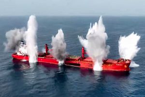 Laut Merah Memanas, Houthi Hantam 2 Tanker Minyak Arab Saudi