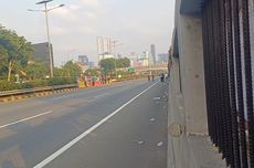 2 Ruas Tol Depan Gedung DPR RI Ditutup, Massa Makin Banyak yang Datang