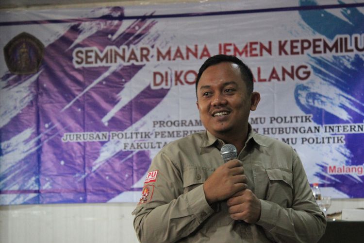 Jurusan Ilmu Politik Fakultas Ilmu Sosial dan Ilmu Politik (FISIP) Universitas Brawijaya (UB) mengadakan Seminar mengangkat tema Manajemen Kepemiluan di Kota Malang.