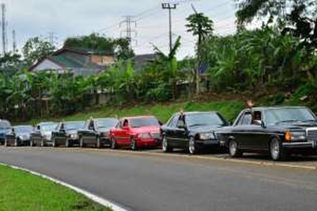 Mercedes-Benz Car Community melakukan short touring ke Cibogo, Jawa Barat.