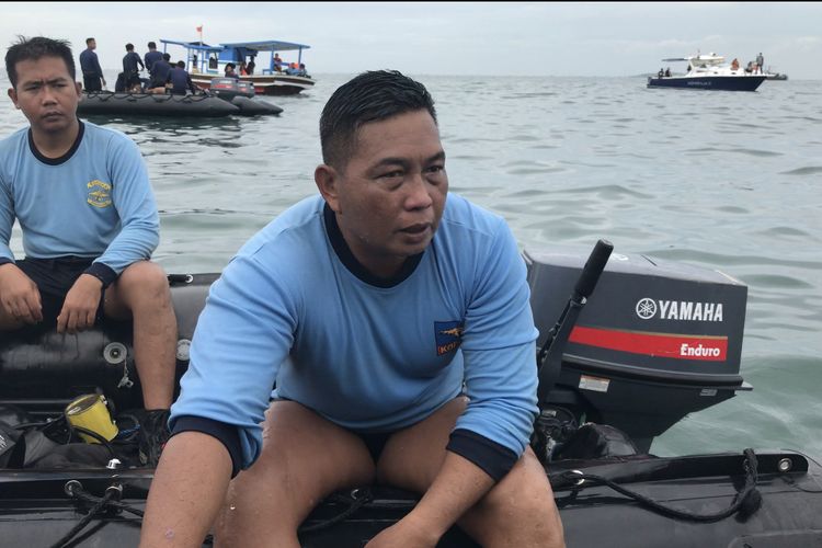 Anggota tim penyelam dari Kopaska TNI AL, Mayor Laut Edi Tirtayasa mengatakan, kondisi pesawat Sriwijaya Air di tempat penyelaman di sekitar Perairan Kepulauan Seribu, Jakarta hancur berkeping-keping.