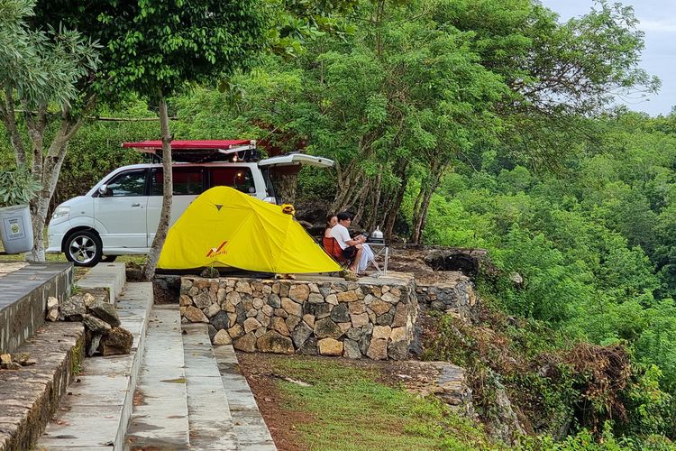 Camping atau Camper van di Watu Mabur Mangunan.