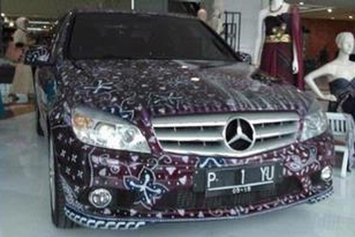 Ilustrasi: Mercedes-Benz bermotif batik milik Piyu 