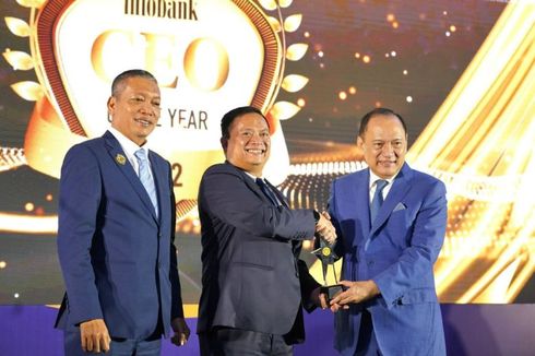 Dirut PNM Raih Penghargaan dalam Ajang CEO of The Year 2022