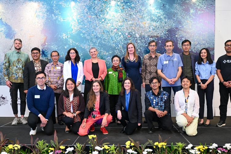 Australia bermitra dengan Indo-Pacific Plastics Innovation Network (IPPIN) menggelar Demo Day Plastics Innovation Hub Indonesia di Jakarta, Selasa (29/10/2024).