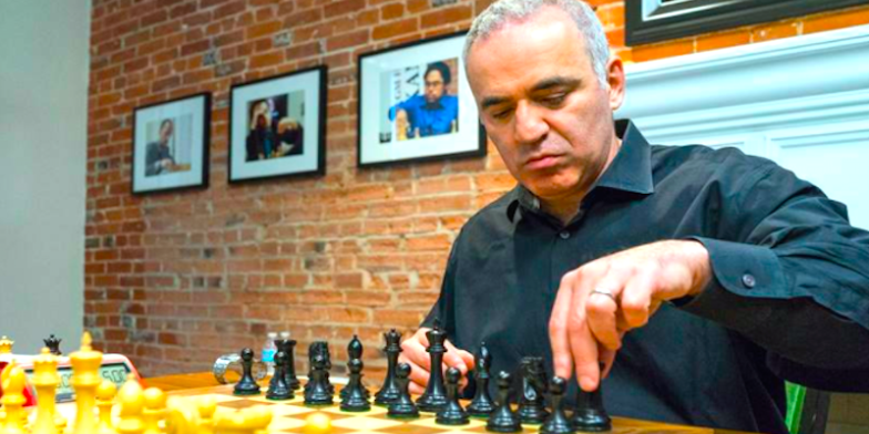 Legenda Catur Garry Kasparov: Rusia Harus Dilemparkan Kembali ke Zaman Batu