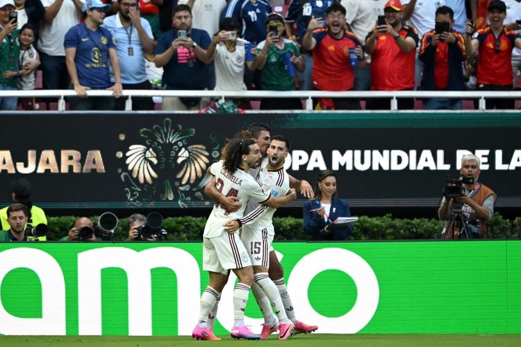 Hasil HT Uruguay Vs Spanyol 0-1: Gol Alex Baena Buat La Celeste Keringat Dingin