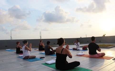Yoga, Meditation Help People to Reconnect with the Outside World: Experts