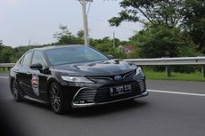 Bedah Fitur Canggih Toyota Camry Hybrid