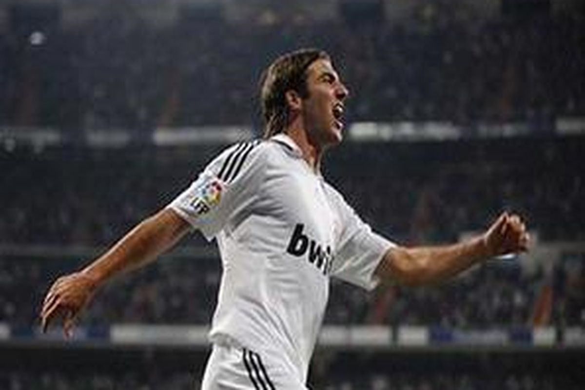 Gonzalo Higuain siap bersaing di lini depan Real Madrid.