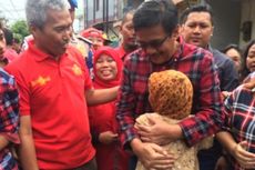 Sambil Menangis, Nenek Maimunah Peluk dan Doakan Djarot Menang